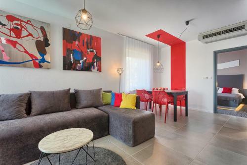 Apartments Astinian