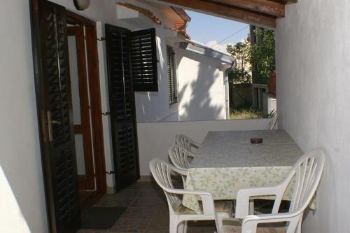 Apartment Stara Novalja 4151b