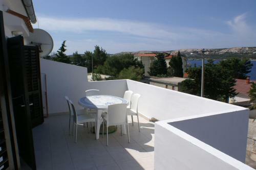 Apartment Stara Novalja 4151b