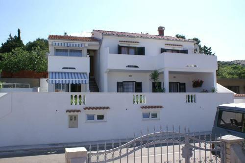 Apartment Stara Novalja 4151b
