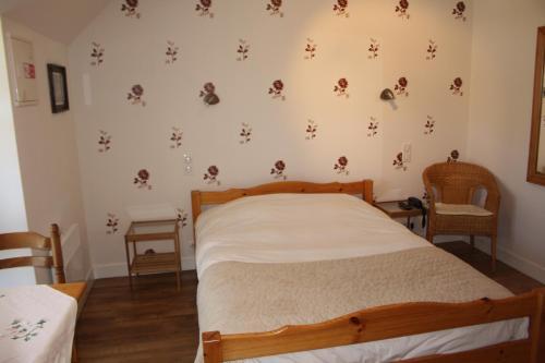 Hotel Logis Auberge de Saint Julien Aux Bois