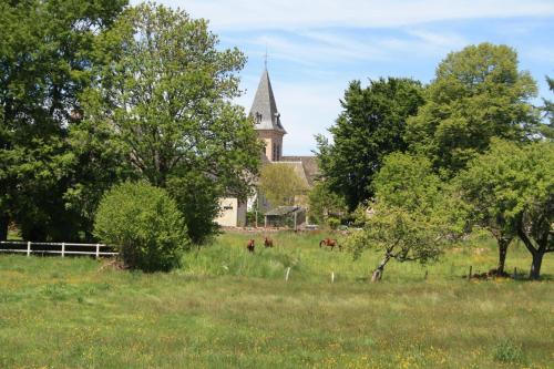 Hotel Logis Auberge de Saint Julien Aux Bois