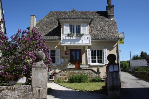Hotel Logis Auberge de Saint Julien Aux Bois