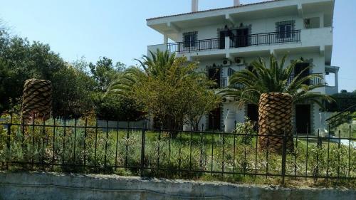 Alexandros Apartments