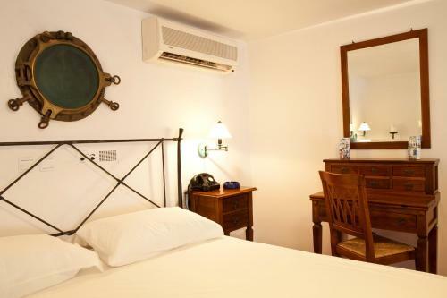 Alexandros Hotel