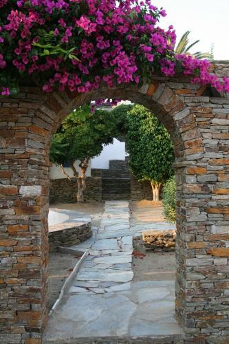 Alexandros Hotel