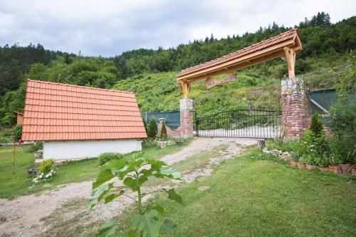 Kamp Dvije Vrbe