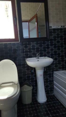 Hostal White City Inn