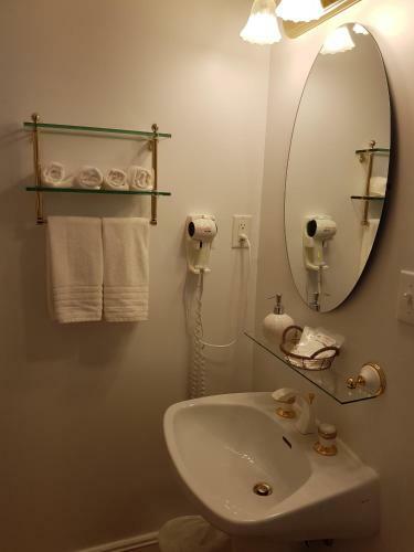 Bed & Breakfast Le Chateau D'acadie