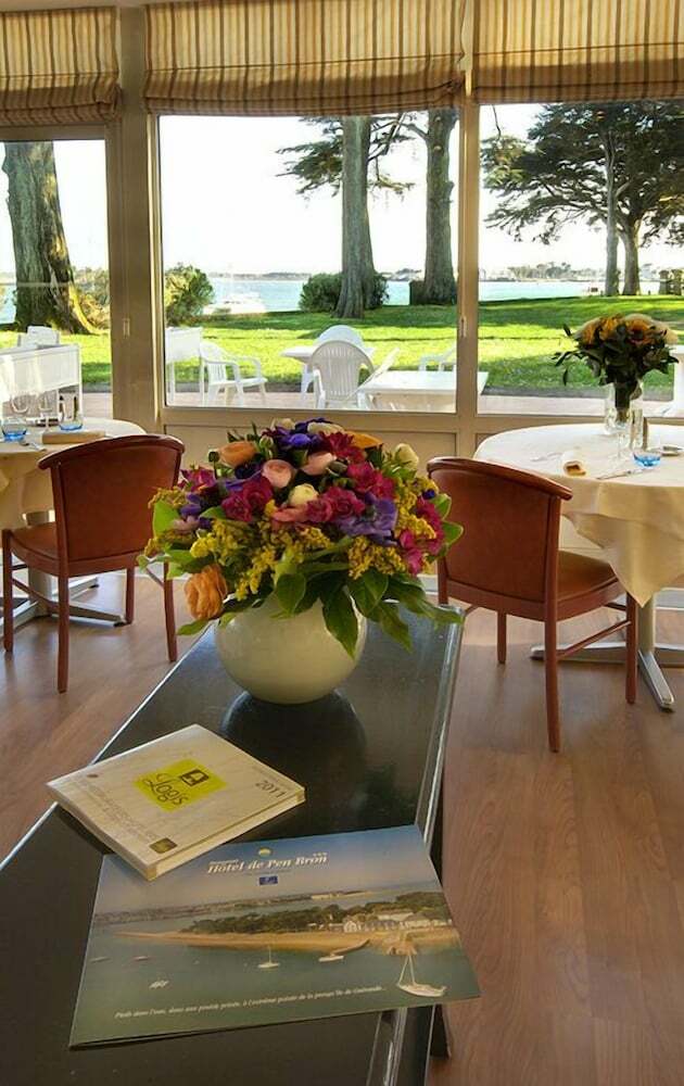 Hotel Logis Pen Bron