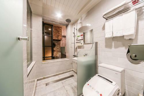 February Hotel Susung