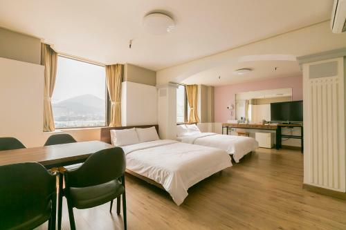 Chungmu Beach Hotel