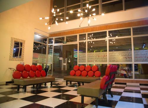 Pop Art Hotel Tocancip� Y Centro De Convenciones