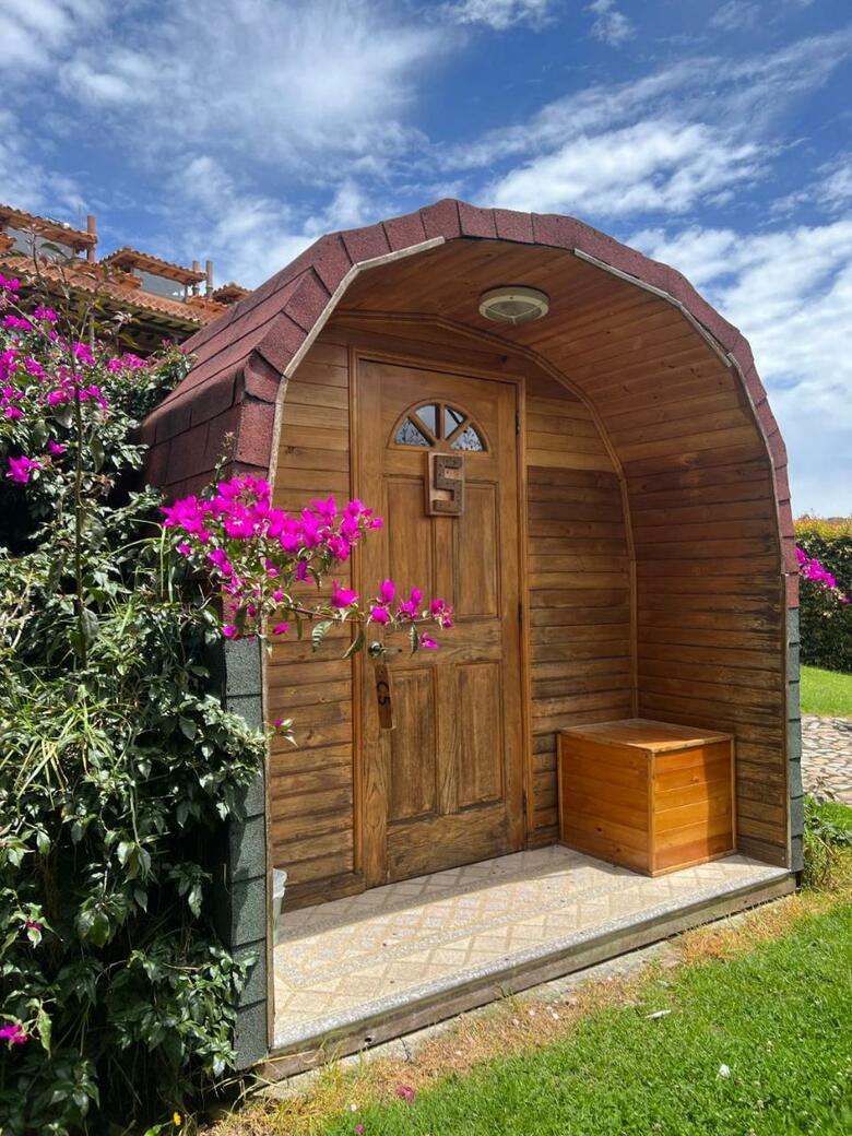 Lodge Caba�as Aventura Park La Periquera
