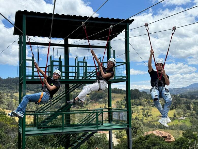 Lodge Caba�as Aventura Park La Periquera
