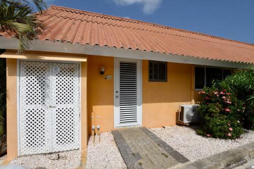 Seru Coral Apartment