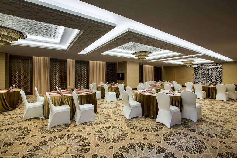 Bab Al Qasr Hotel