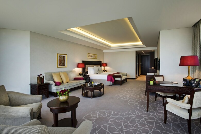 Bab Al Qasr Hotel