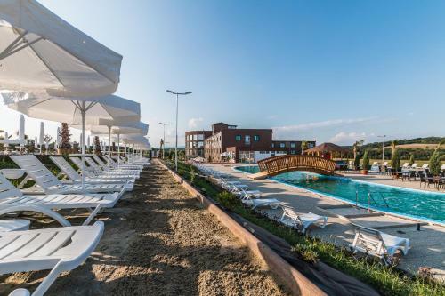 Hotel Miraj Resort
