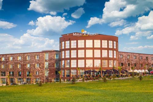 Hotel Miraj Resort