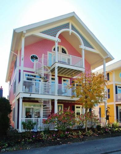 Doll House-b