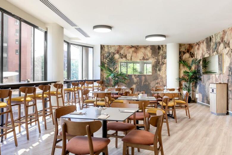 Hotel Acta Pir�mides