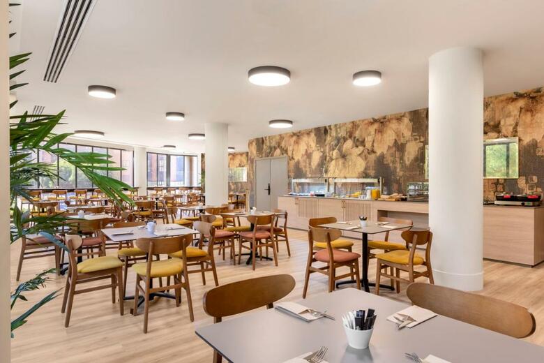 Hotel Acta Pir�mides