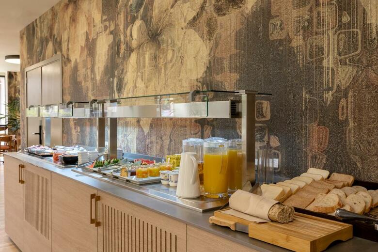 Hotel Acta Pir�mides