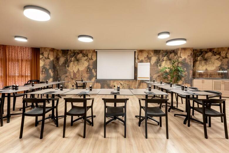 Hotel Acta Pir�mides