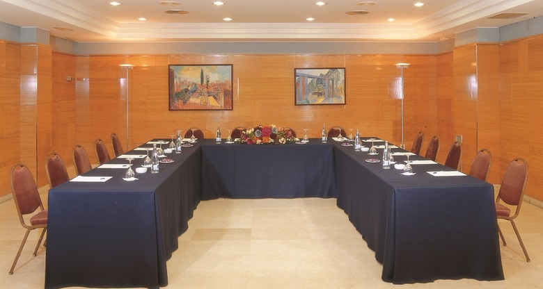 Hotel NH Sport