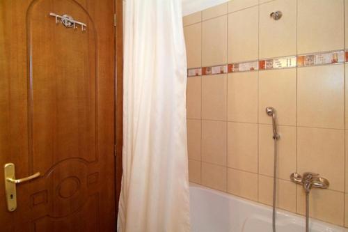 Hotel Varonos