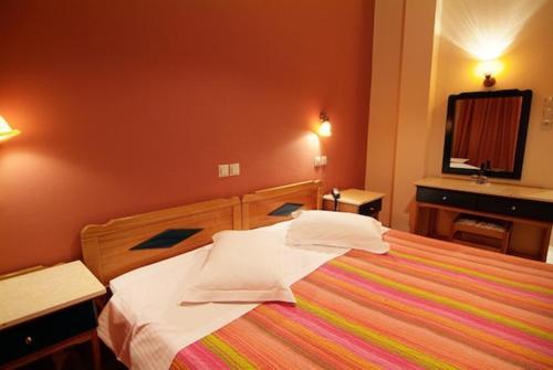 Hotel Varonos