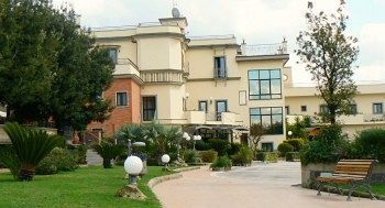 Hermitage Capua Hotel