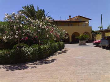 Bed & Breakfast Oasi Del Borgo B B Resort