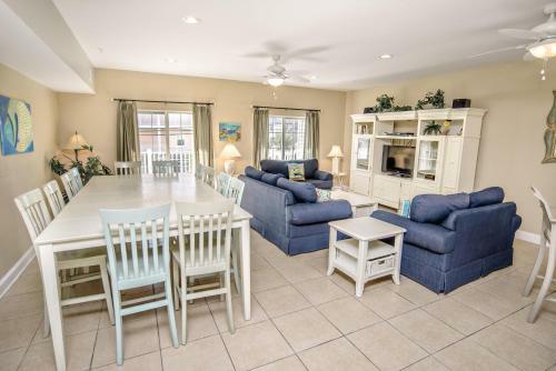 Coconut Grove 204 Villa