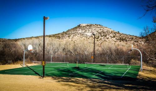 Verde Valley Deck Cottage 8