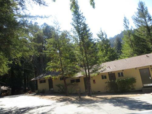Big Sur Lodge