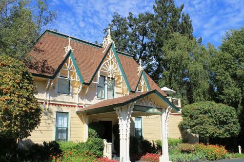 Posada Madrona Manor