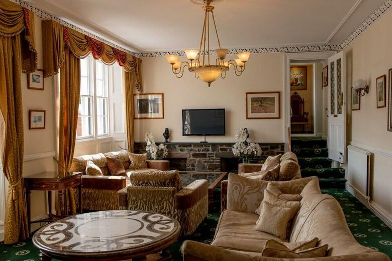 Kenmore Hotel