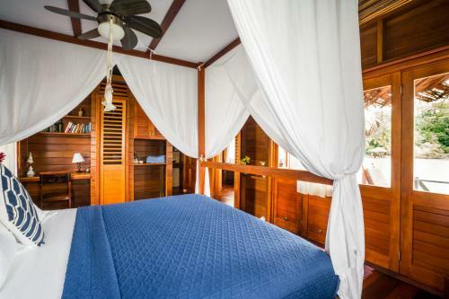 Villa Eclypse De Mar Acqua Lodge