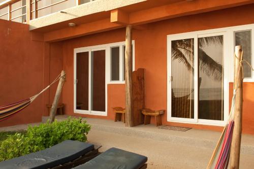 Hotel Oasis Beach Resort