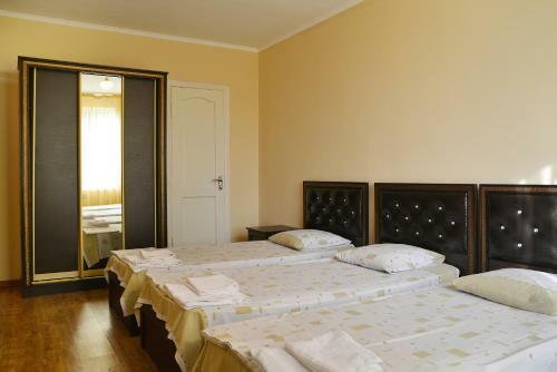 Sunset Hill Hotel