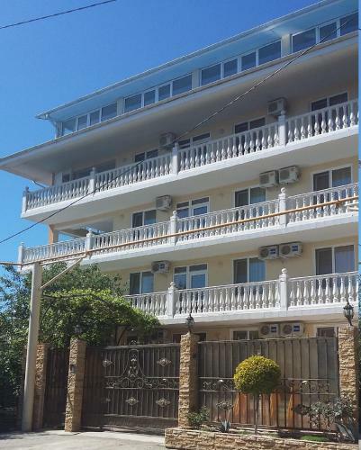 Sunset Hill Hotel