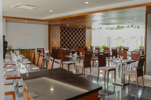 Hotel Shivas Gateway