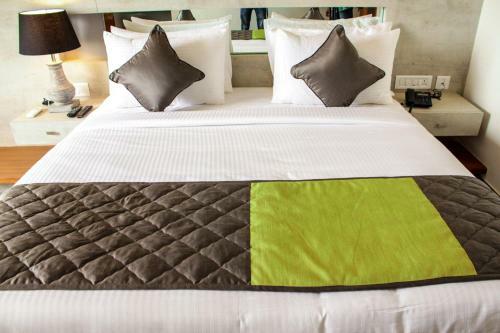Hotel Shivas Gateway