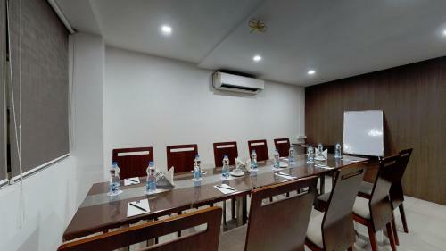 Hotel Shivas Gateway