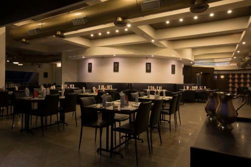 The E Hotel At Eskay Resorts