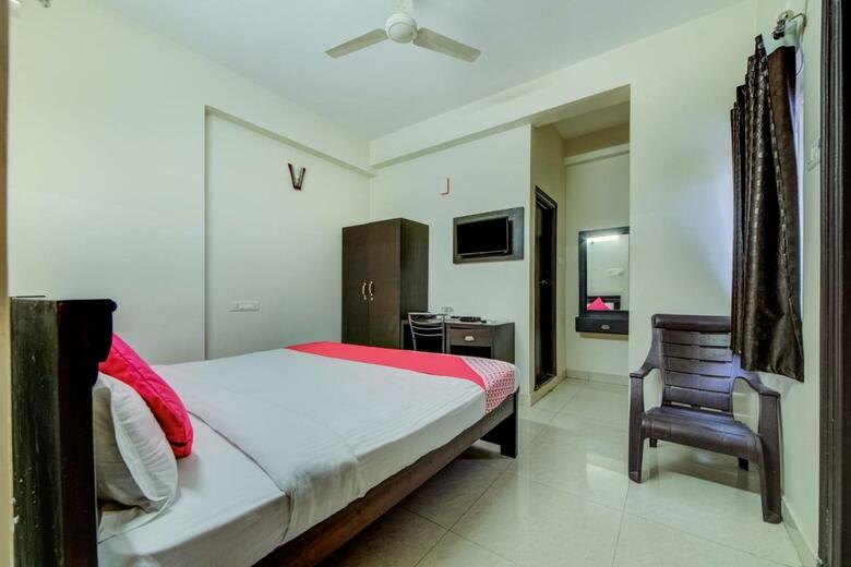 Hostal Oyo 6749 The Royal Nest