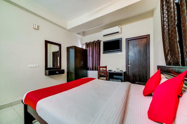 Hostal Oyo 6749 The Royal Nest
