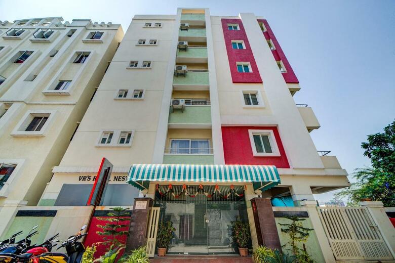Hostal Oyo 6749 The Royal Nest